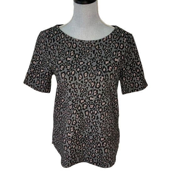 LOFT Tops - LOFT Womens Small Gray Black Tan Animal Leopard Print Short Sleeve Textured Top
